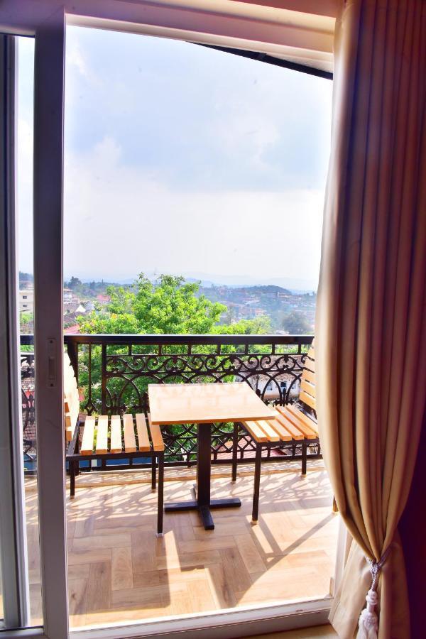 Hotel Coorg Palace Madikeri Eksteriør bilde